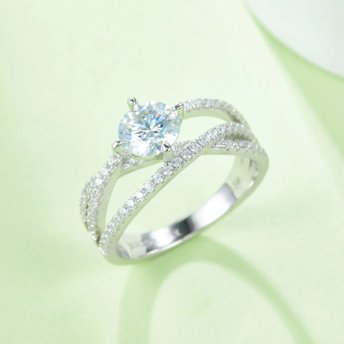 Moissanite Elegance 1 Carat Sterling Silver Ring – Timeless Sparkle and Luxury