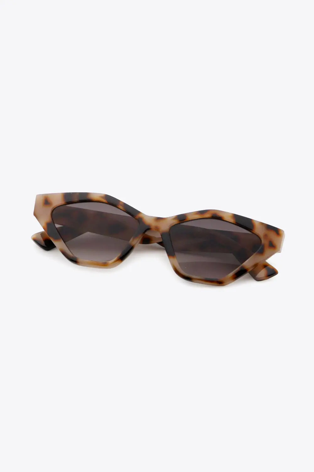 Retro Angular Cat Eye UV400 Sunglasses