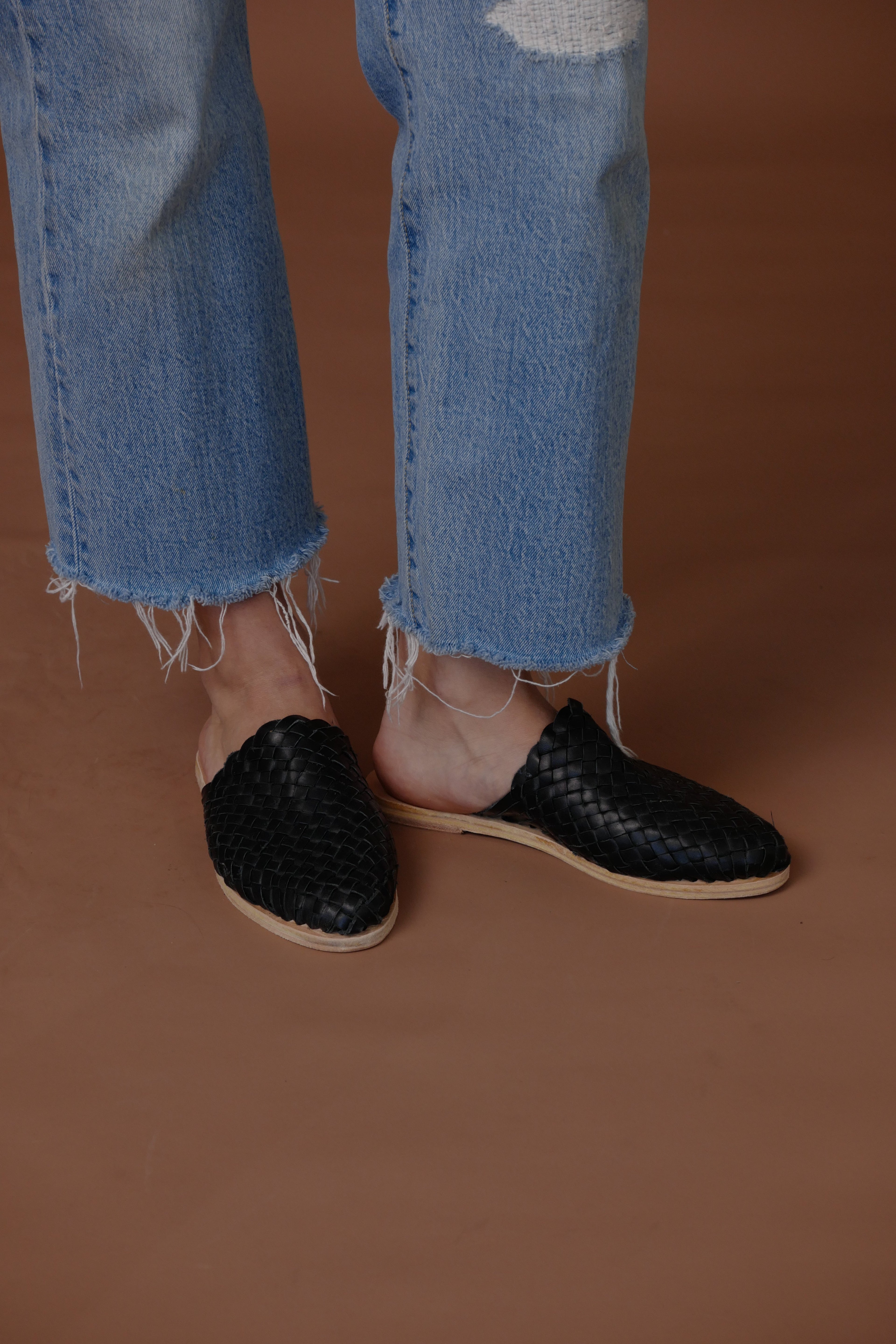 HAND WOVEN LEATHER SLIDES // BLACK See size chart under “more details”