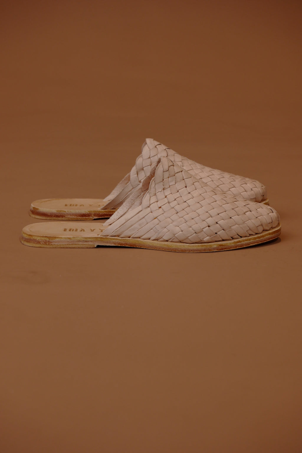 HAND WOVEN LEATHER SLIDES // CREAM See size chart under “more details”