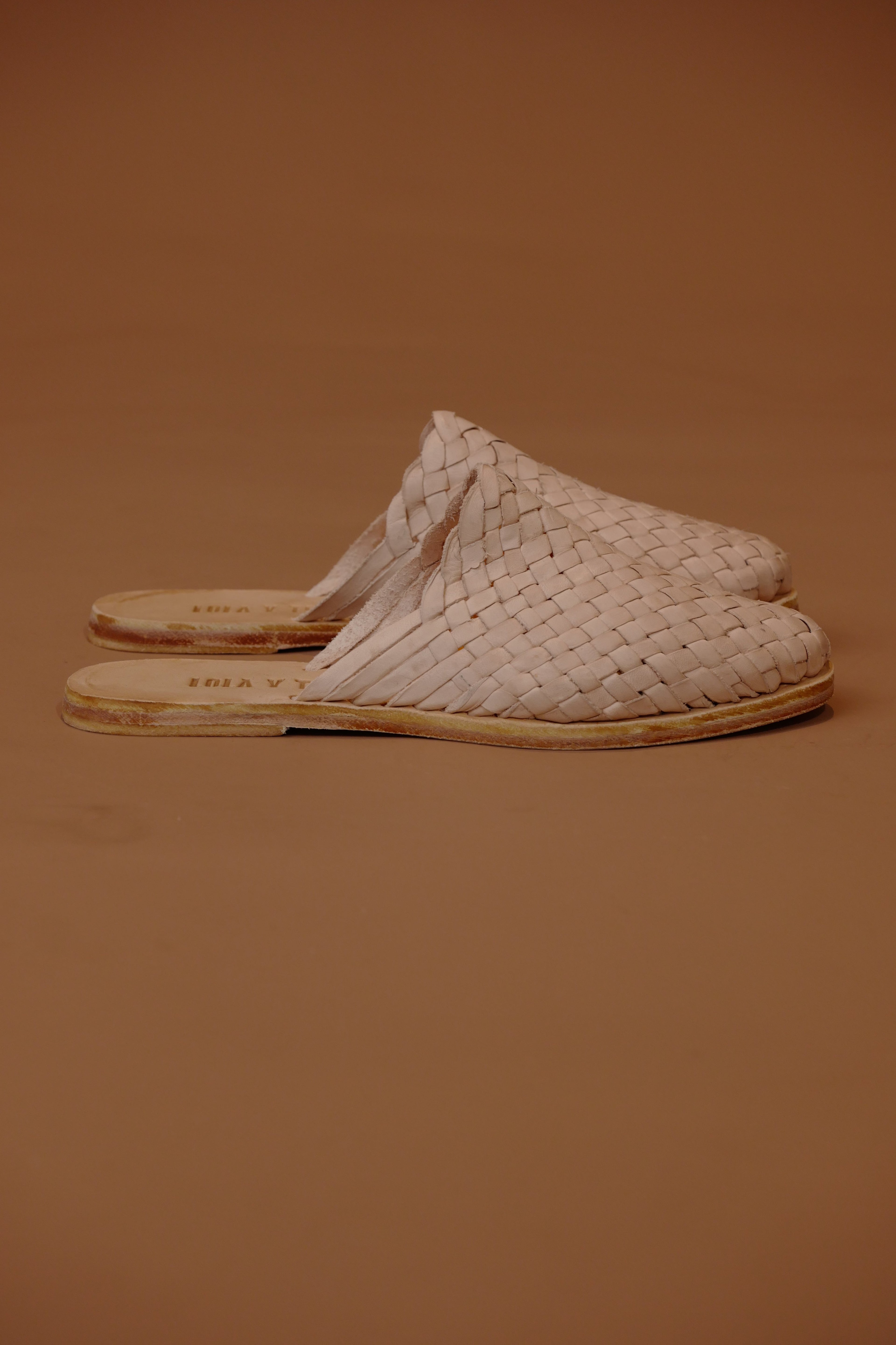 HAND WOVEN LEATHER SLIDES // CREAM See size chart under “more details”