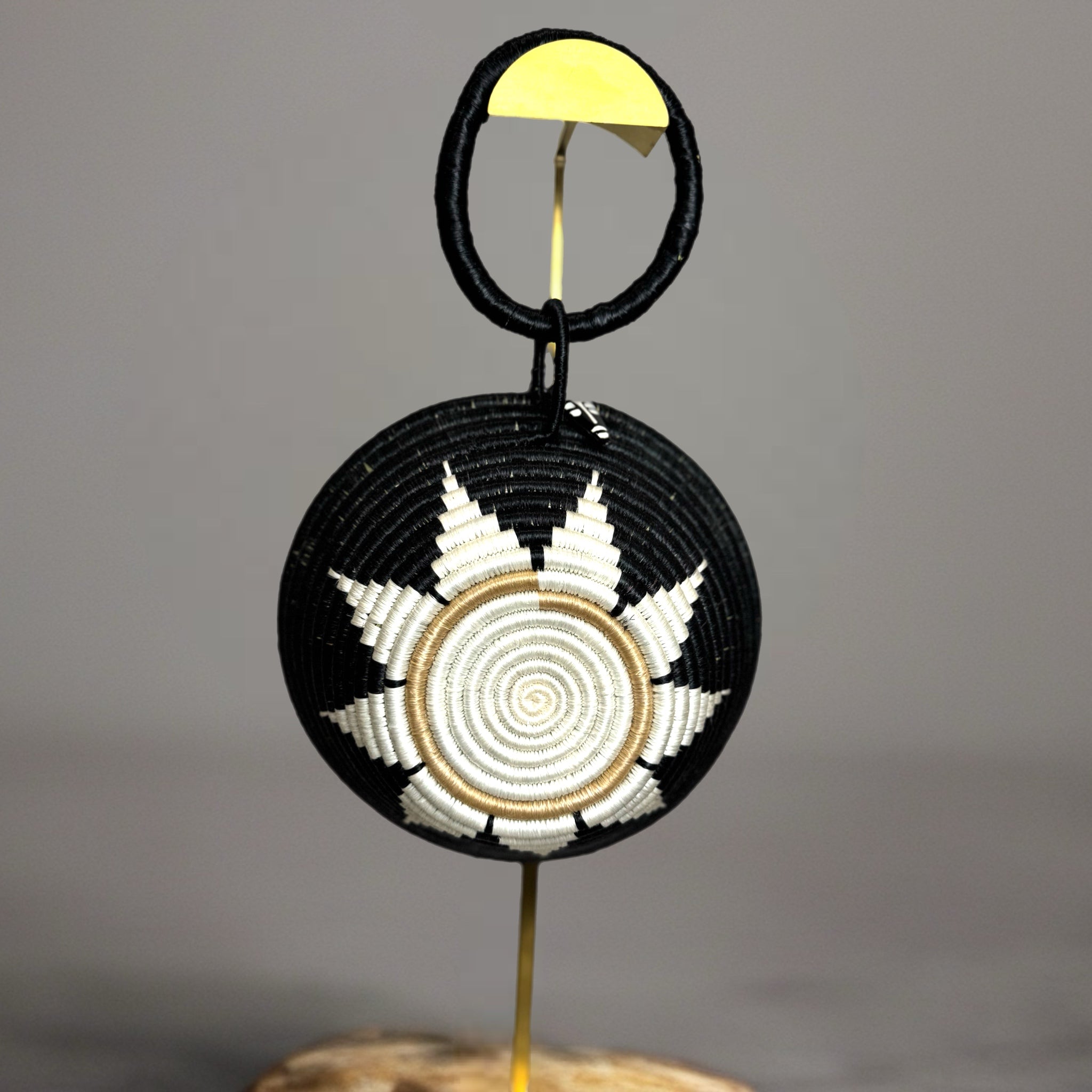 Agaseke Luxe Woven Clamshell Bag